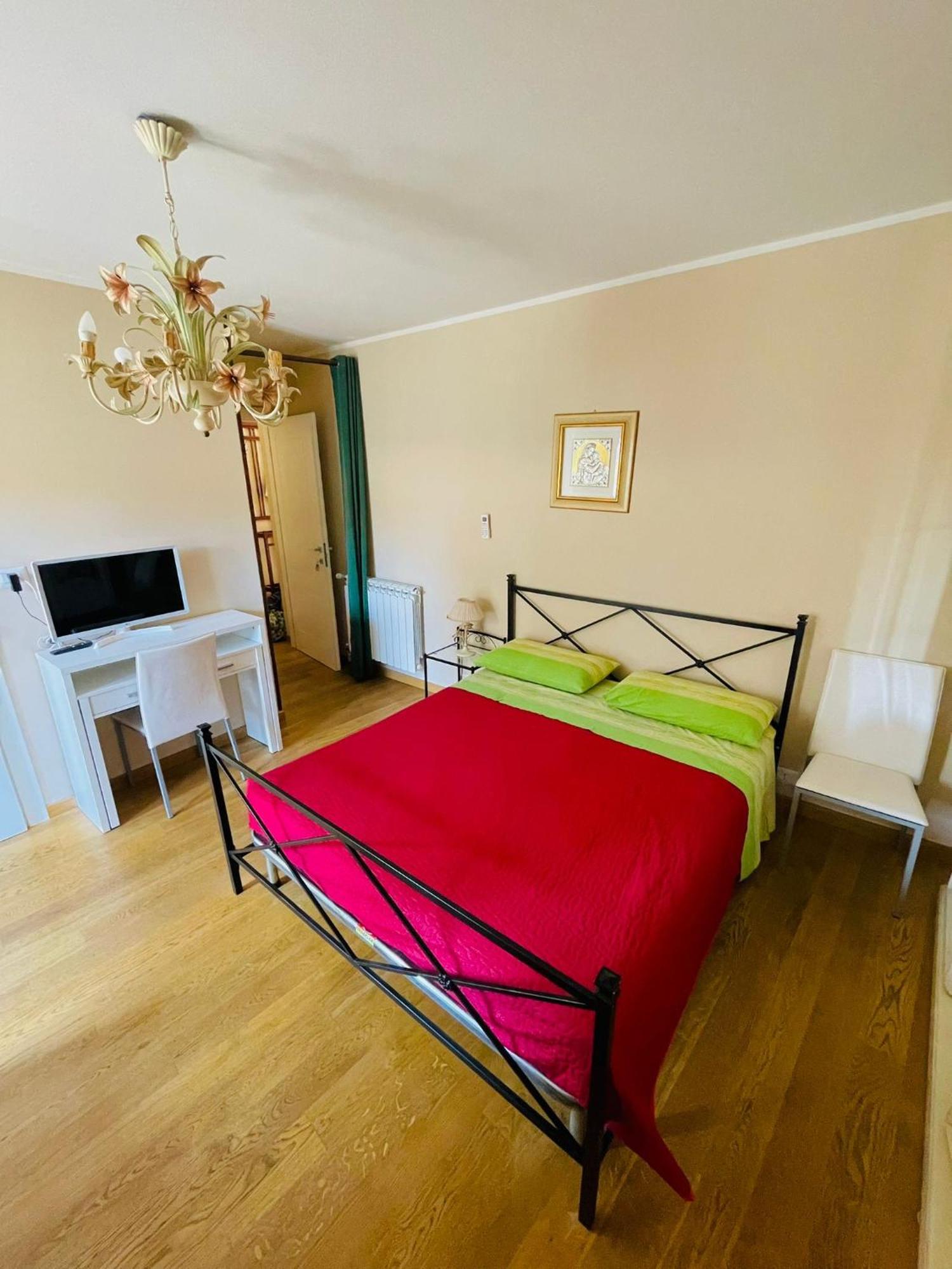 San Nicolo Holiday Home 蒙塔尔巴诺埃利科纳 外观 照片