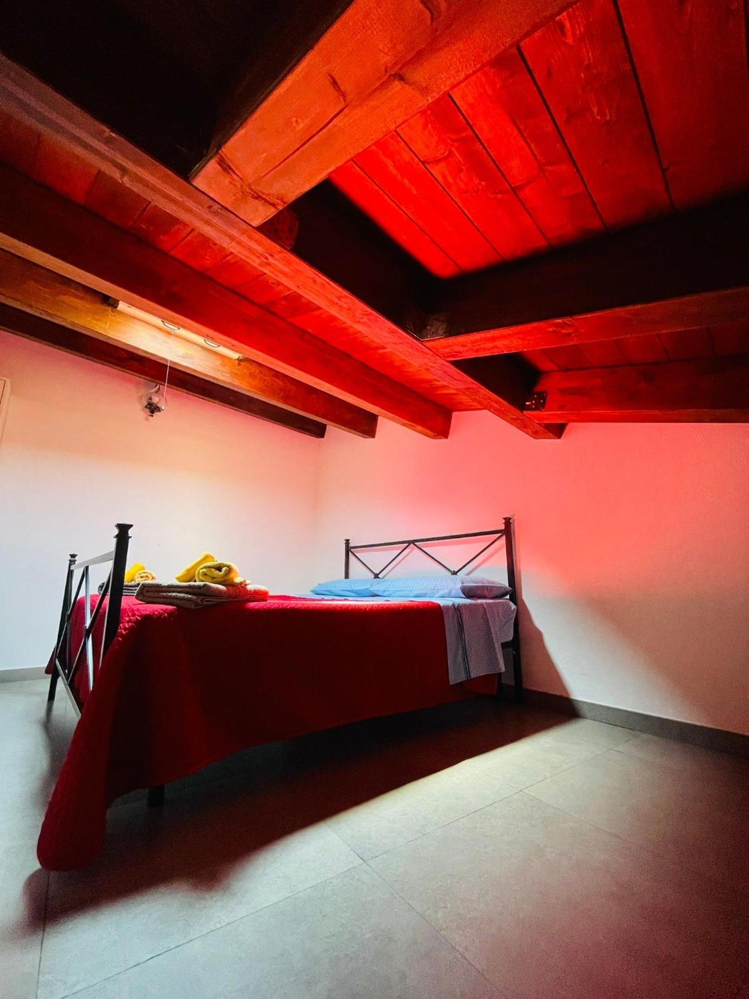 San Nicolo Holiday Home 蒙塔尔巴诺埃利科纳 外观 照片