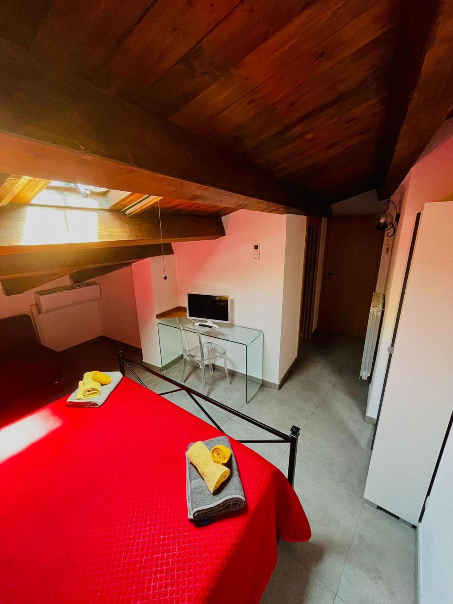 San Nicolo Holiday Home 蒙塔尔巴诺埃利科纳 外观 照片