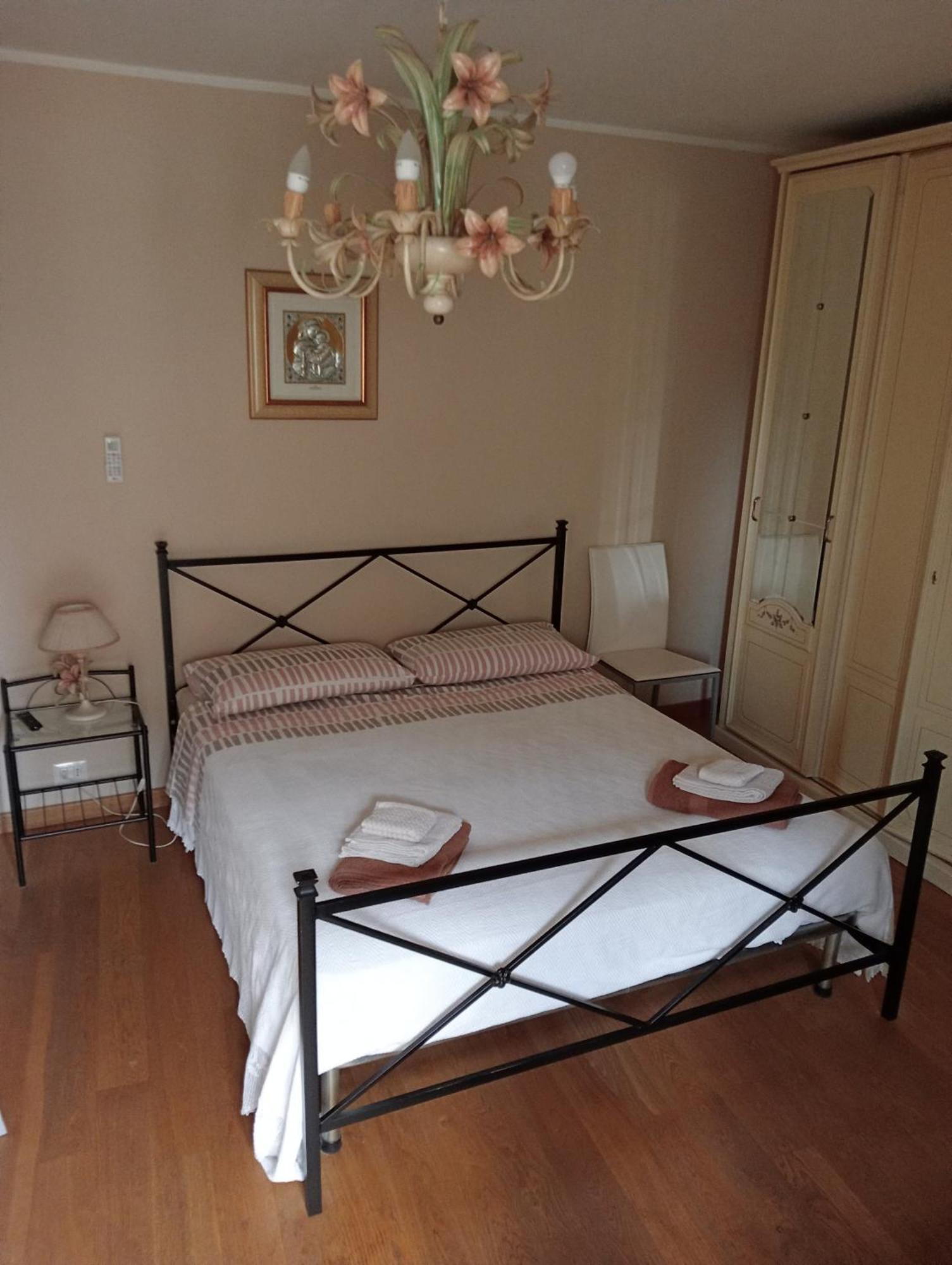 San Nicolo Holiday Home 蒙塔尔巴诺埃利科纳 外观 照片