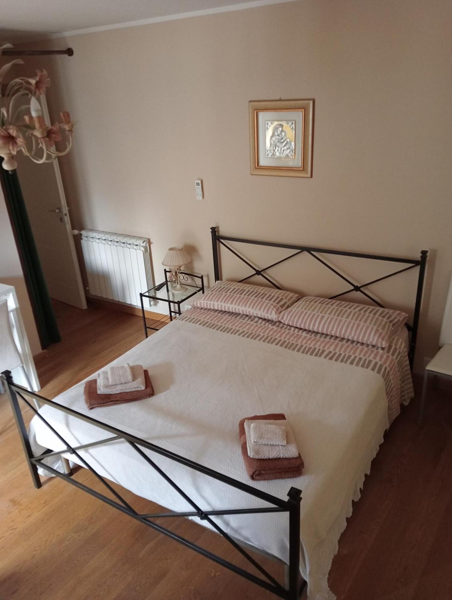 San Nicolo Holiday Home 蒙塔尔巴诺埃利科纳 外观 照片